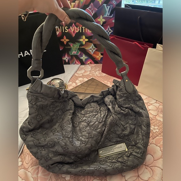 LOUIS VUITTON
Monogram Olympe Nimbus PM - Picture 2 of 13